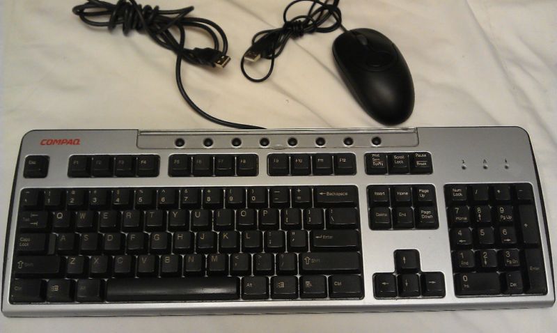 COMPAQ Keyboard KU 0133 w/ Mouse Very Clean  