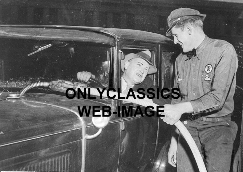 1934 TEXACO GAS STATION  SERVICE MAN PHOTO  AUTOMOBILIA  