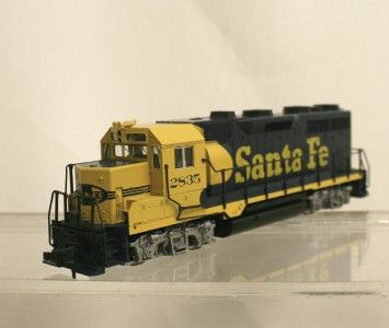   EMD GP35 Phase Ib 37 041 AT & Santa Fe #2835 Diesel Locomotive  