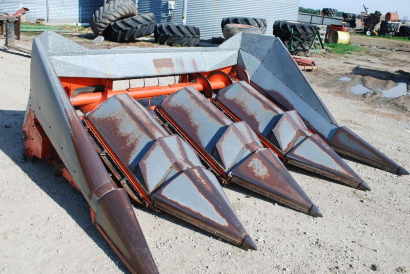 GLEANER 430 CORN HEAD F2 COMBINE 4 ROW NARROW 30  