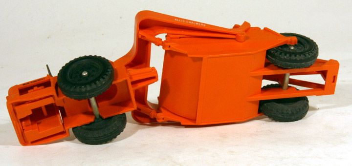 BL Lionel #6817 Allis Chalmers TS 260 Scraper 1/60  