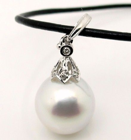 BEAUTIFUL AUSTRALIAN SOUTH SEA PEARL & DIAMOND 14K GOLD PENDANT 