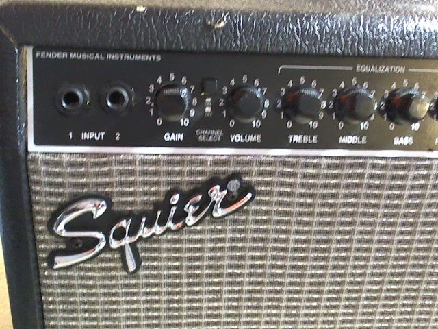   Instruments Squier Champ 15 15 Watt Electric Guitar Amplifier Amp