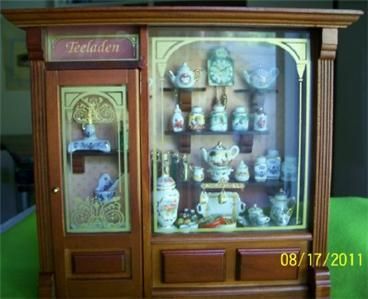 MINIATURES ROOM BOX / VIGNETTE FAB TEA SHOPPE by REUTTER PORCELAIN 