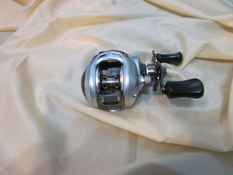 OKUMA ALUMINA AL 273Va bait cast reel  