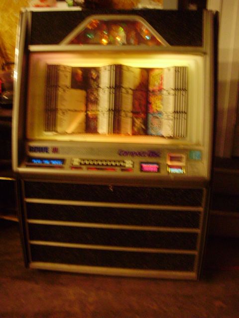 ROWE AMI CD 100 JUKEBOX JUKE BOX~~WORKS GREAT~~Includes MONEY BOX 