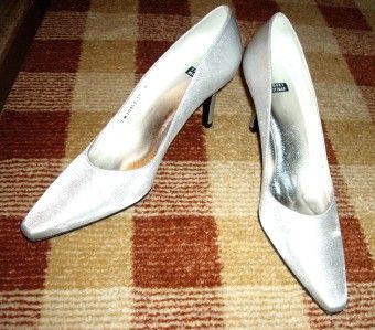 STUART WEITZMAN Silver Metallic Classic Pumps Heels size 10B~Made in 