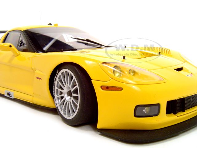 CHEVROLET CORVETTE C6R PLAIN BODY YELLOW 118 AUTOART  