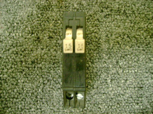 CUTLET HAMMER TWIN CIRCUIT BREAKER CAT#CHNT1515 15 AMP 240 VOLT 1 POLE 