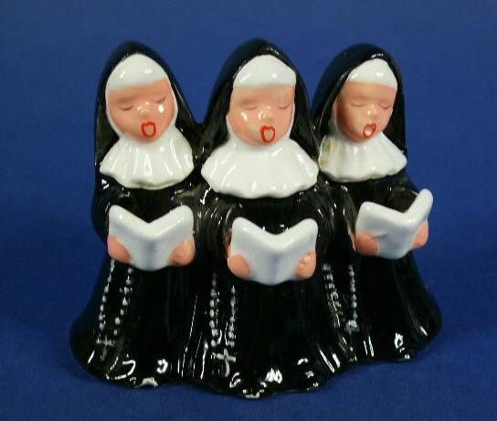 Dept 56 Original Snow Village 3 Nuns w Songbooks 51020  