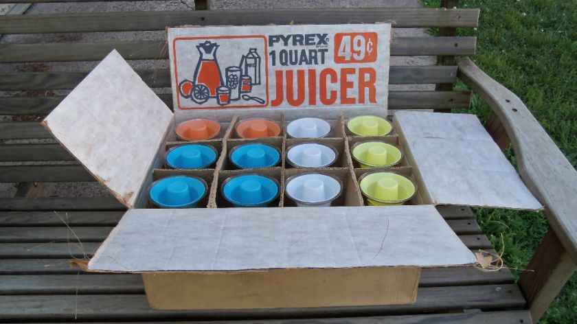 NOS 12 Pyrex 1 Quart Juicers in Display Alma Center Wis  