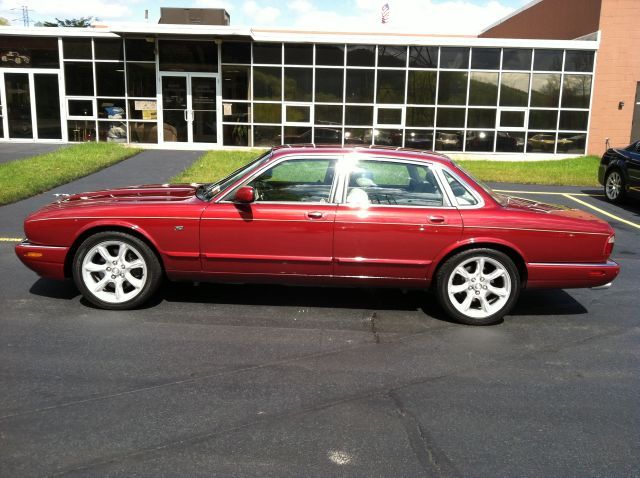 Jaguar  XJR Supercharged in Jaguar   Motors