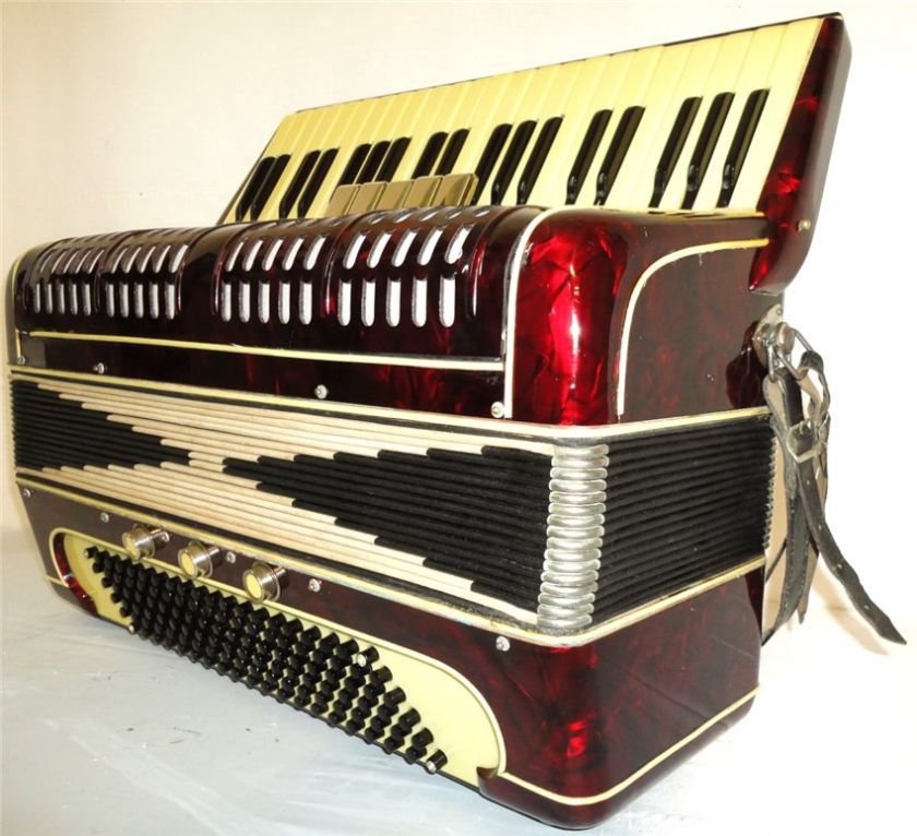 Vintage Very Beautiful Old German ACCORDION 120 bass 7sw. Nice sound 