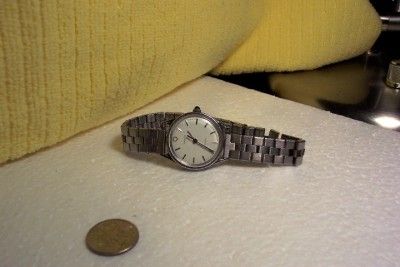 LADIES VINTAGE TIMEX QUARTZ WATCH  