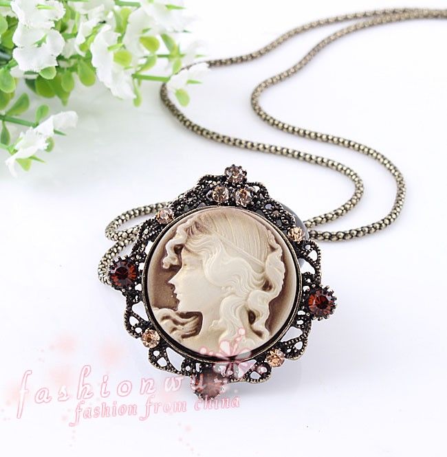 Stylish Rhineston Round Coffee Nice Lady CAMEO necklace  