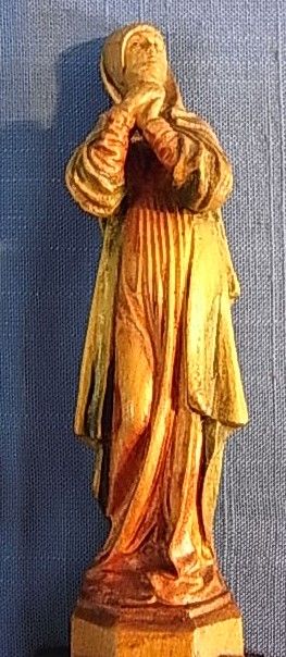   * MARY STATUE AND PLATFORM WOOD CARVED FIGURE ANRI VINTAGE  