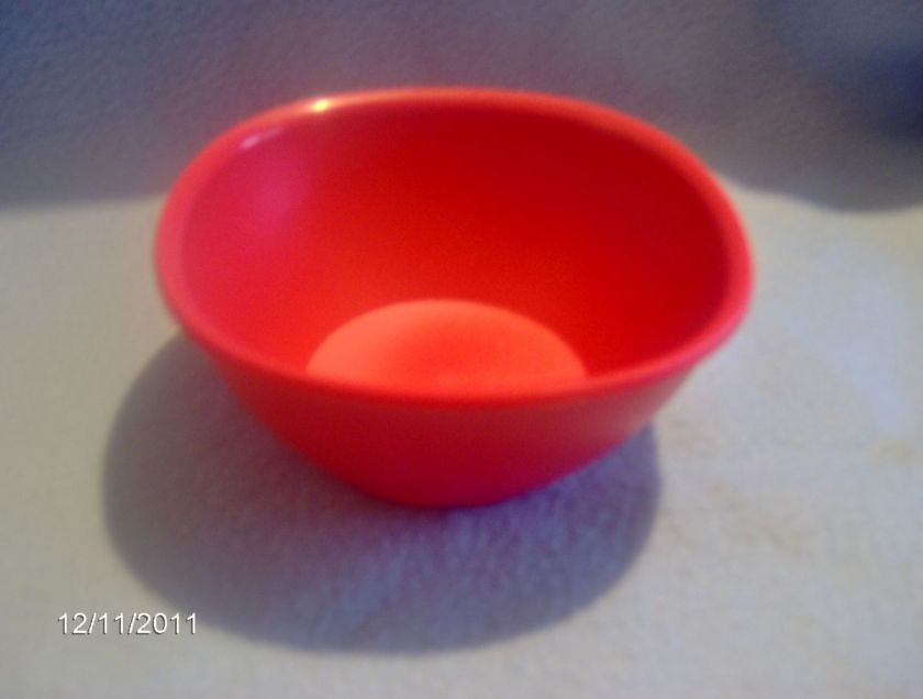 Tupperware New Red Prep Cereal Dessert Bowl    