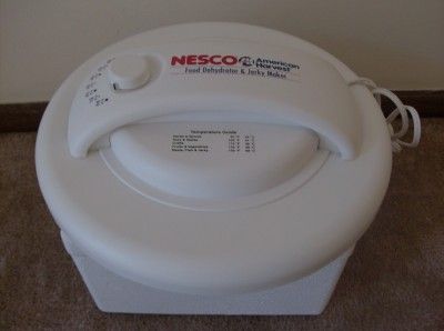 Nesco American Harvest Food Dehydrator & Jerky Maker w/4 Trays & 2 