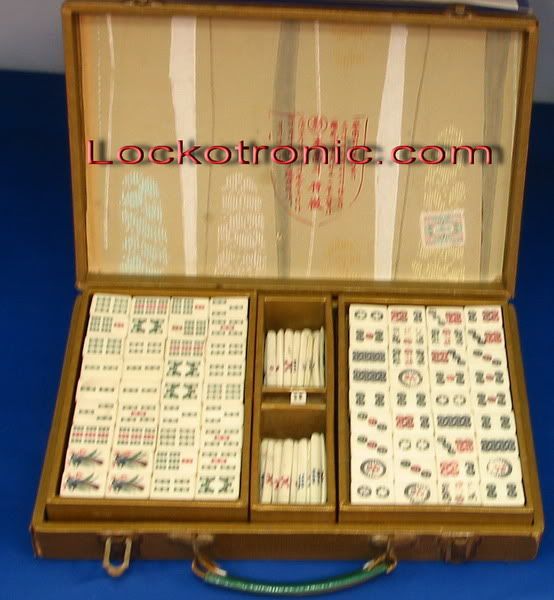 Vintage Antique Collector Bone and Bamboo Mah Jong Set  