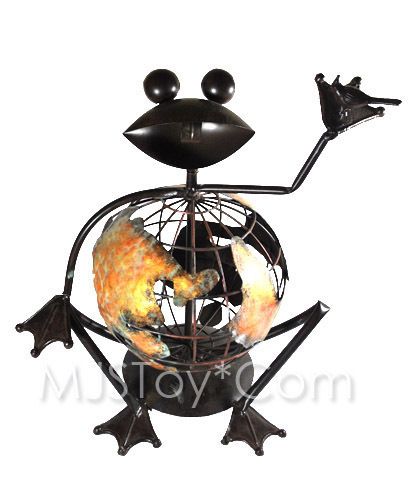 NWT Outdoor Indoor Rustic Metal Frog Spinning Body Globe Sculpture Art 