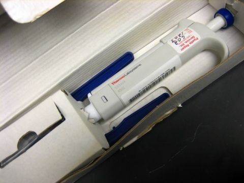 Thermo Labsystems 4501 Finnpipette pipettor 10uL NIB  